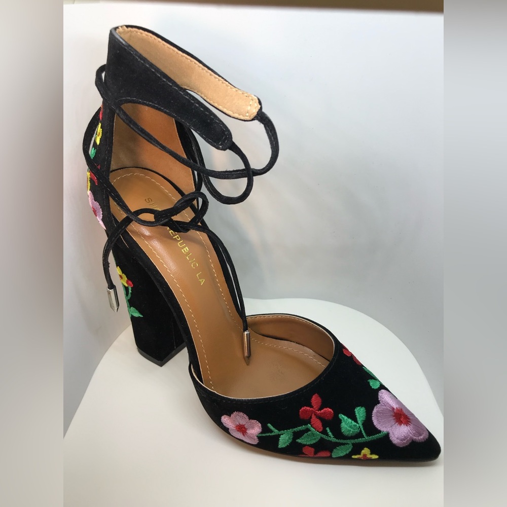 Lulu's Black Floral Embroidered Heels